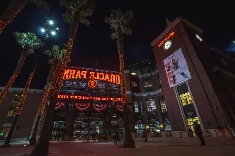 Oracle Park Willie Mays Square入口